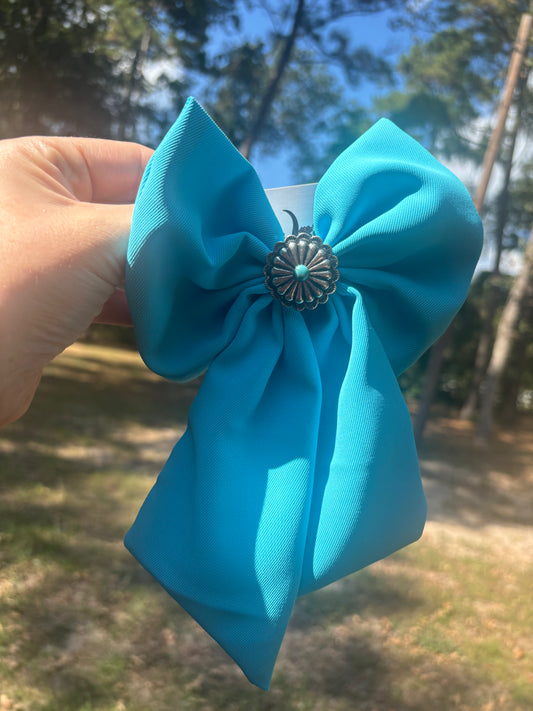 Bow Clip with Concho