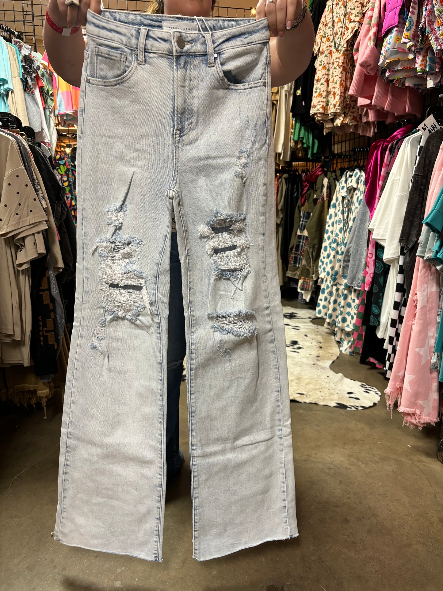 Risen Lightwash Distressed Jeans